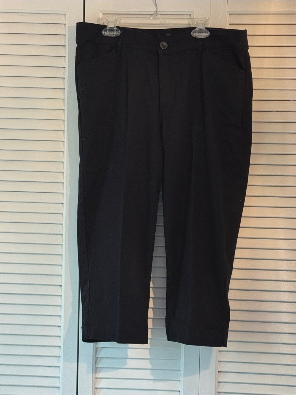 St. John's Bay Black Capri Pants - Like New!